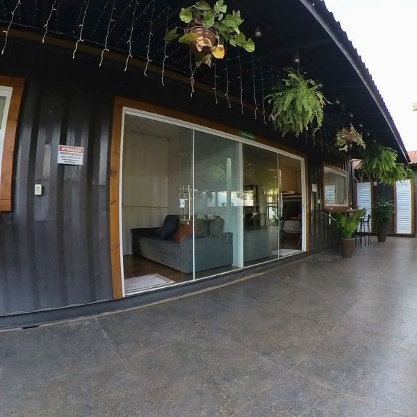 Fachada envidraçada do Flat dos Amigos