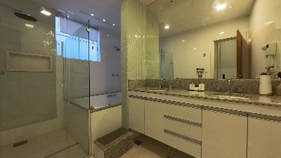 Suíte Master — banheiro — Casa Modernista